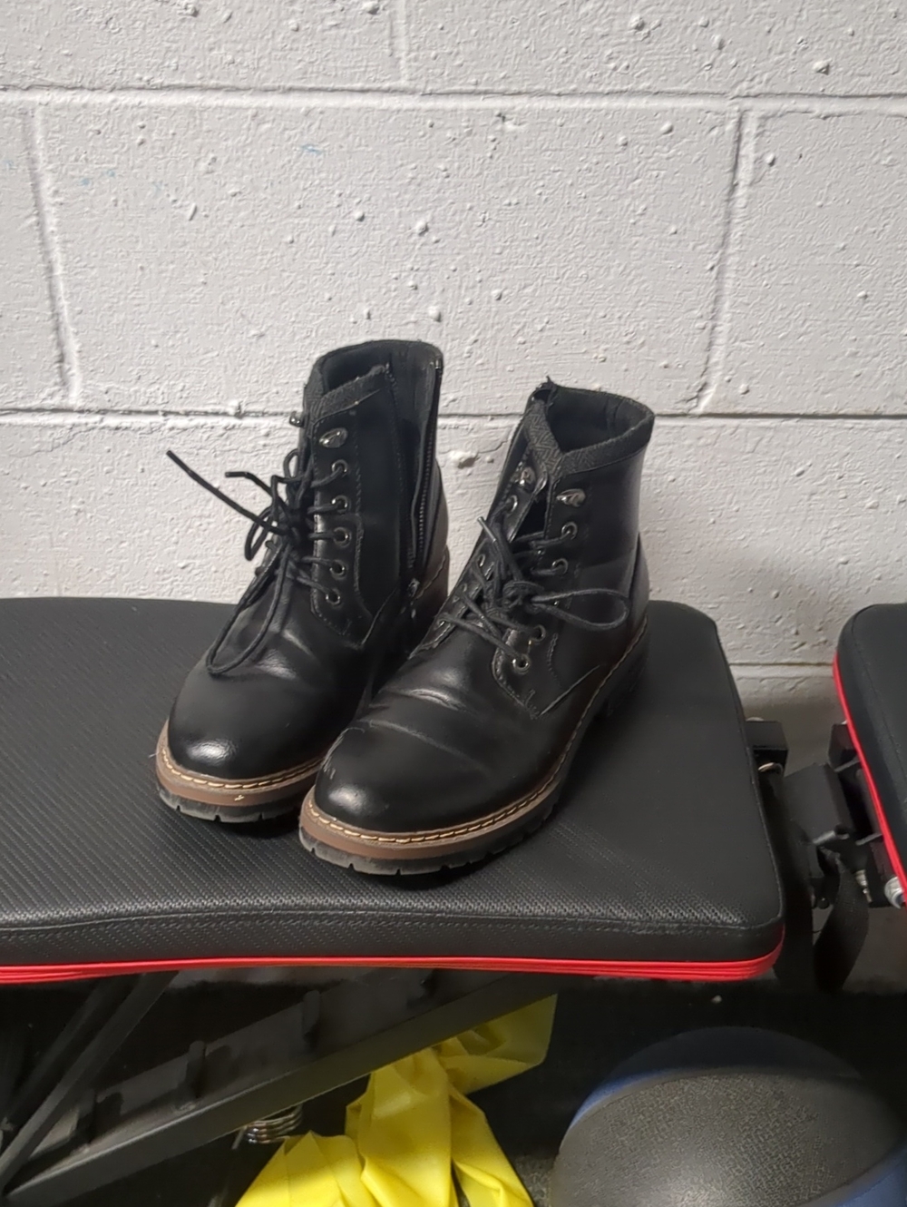 Men's Black Leather Lace-Up Ankle Boots with Contrast Welt